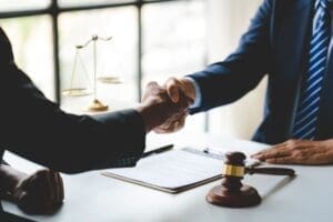 Valor controverso e incontroverso: como receber antes? | Guia 2025/2026 Valor controverso e incontroverso: o que são e como receber?