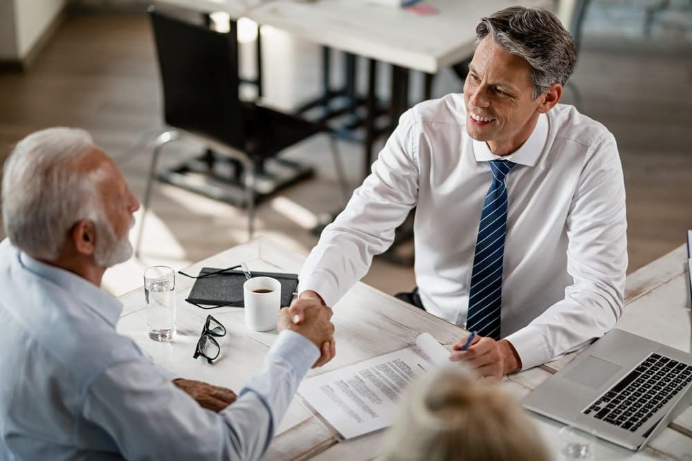 Cessão de crédito X Empréstimo: Qual a Melhor Opção em Emergências?